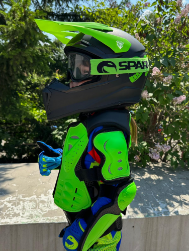 Шлем детский Sparx Recrut (HL169) ver.2, черно-зеленый, YM Шлем детский Sparx Recrut (HL169) ver.2, черно-зеленый, YM